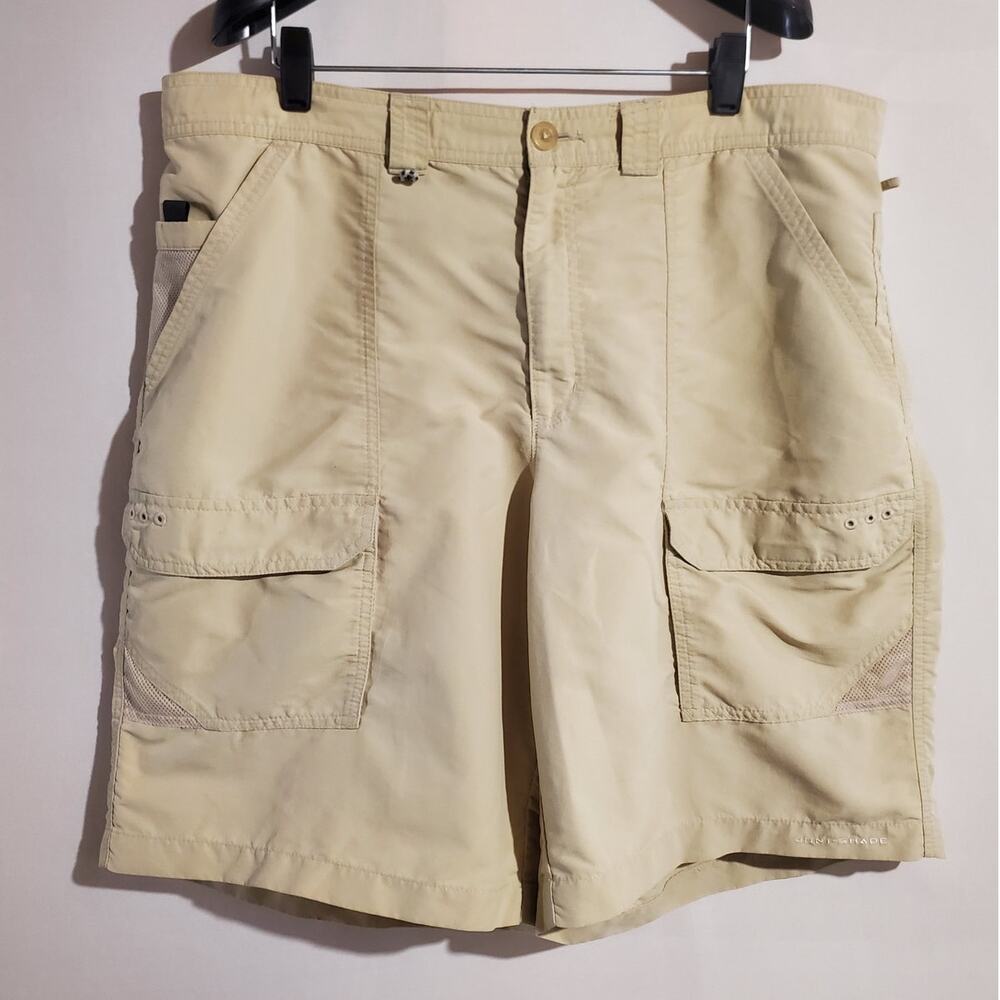 Columbia PFG Mens Permit II Omni Shade Fishing Cargo Shorts Size 40 10L Khaki